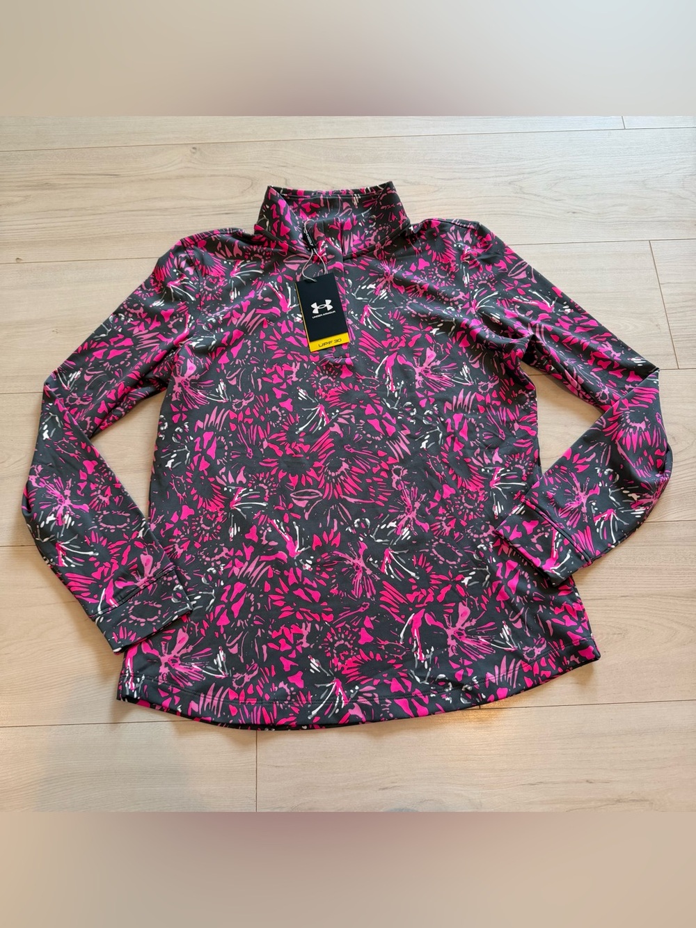 Under Armour NWT Women's Printed Long Sleeve Athletic Top